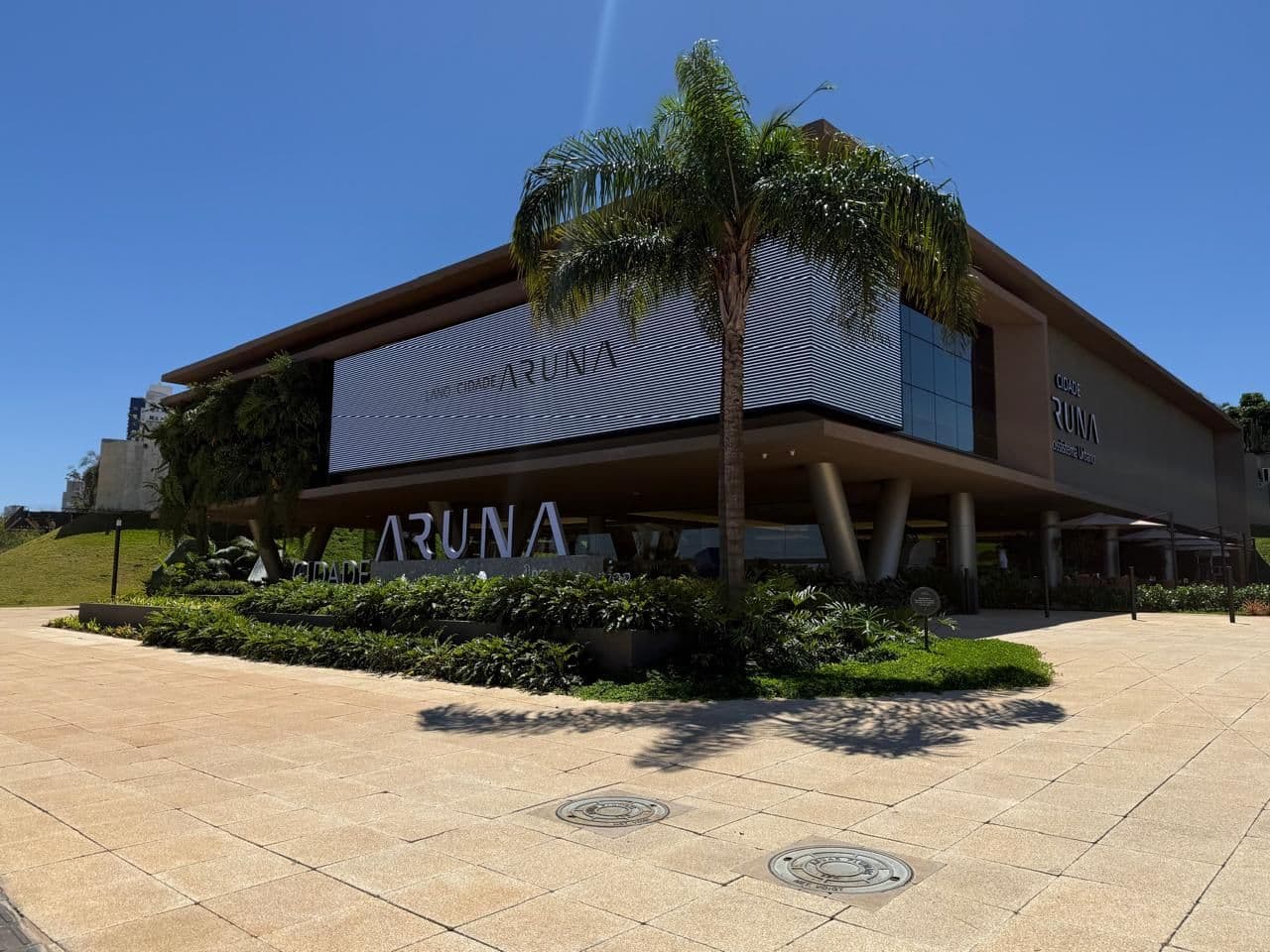 Fachada do estande de vendas do Cidade Aruna